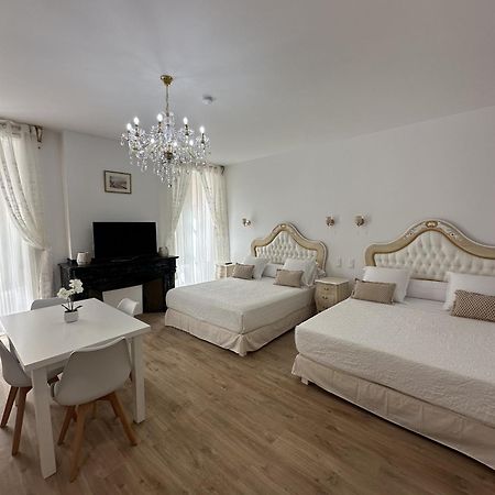 Studio Familial Du Cloitre Narbonne Exterior photo
