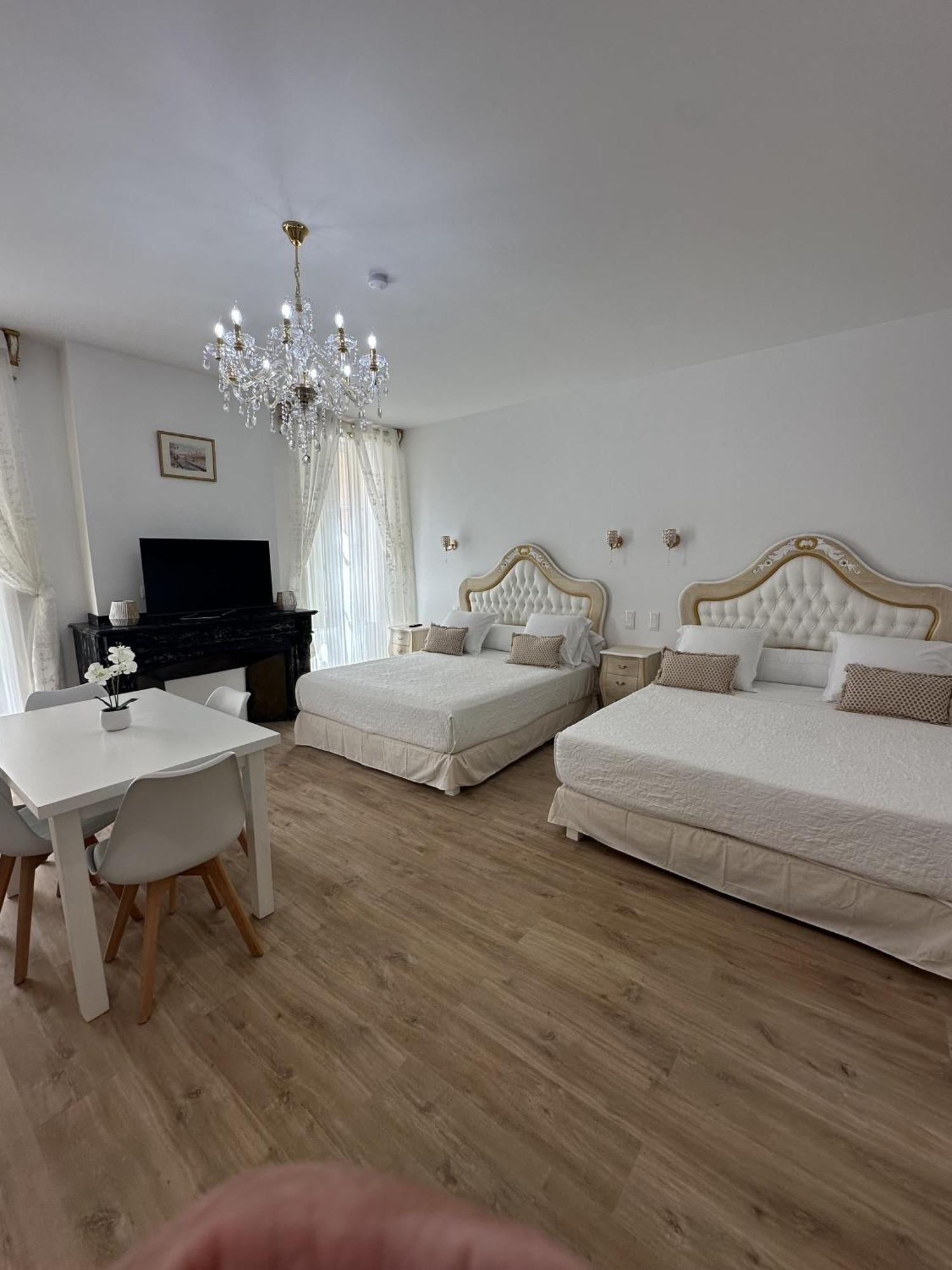 Studio Familial Du Cloitre Narbonne Exterior photo